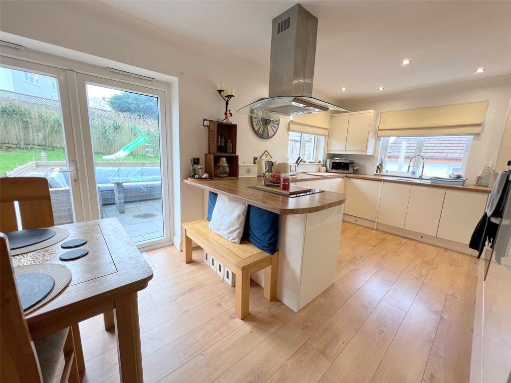 Property photo 3 of 33 Picture No. 48