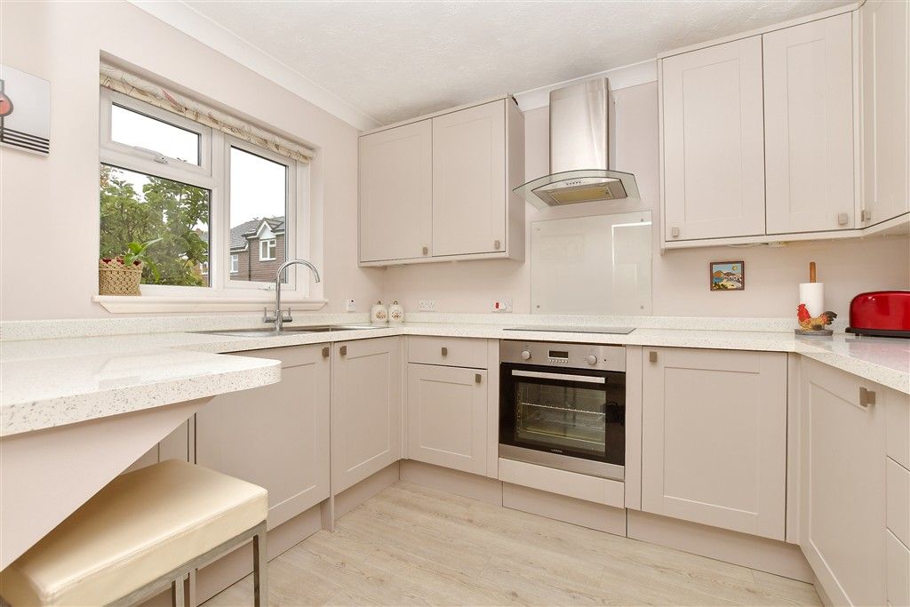 Property photo 1 of 11 Kitchen