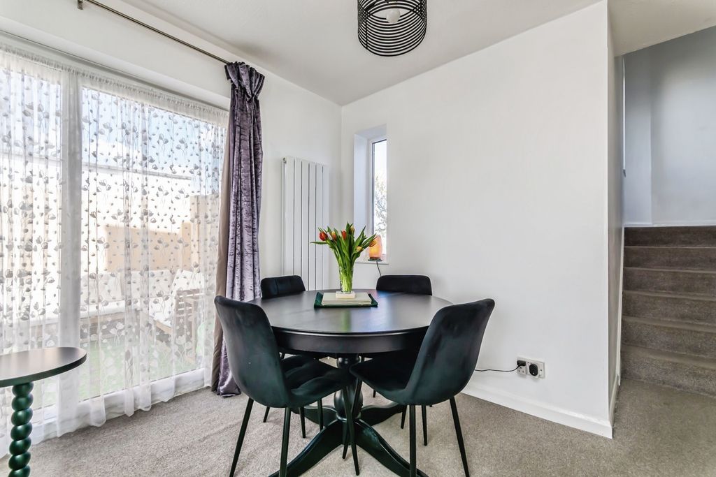 Property photo 3 of 20 Pbox-Img.Jpg