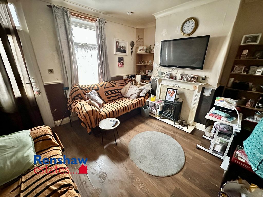 Property photo 2 of 6 L (2)