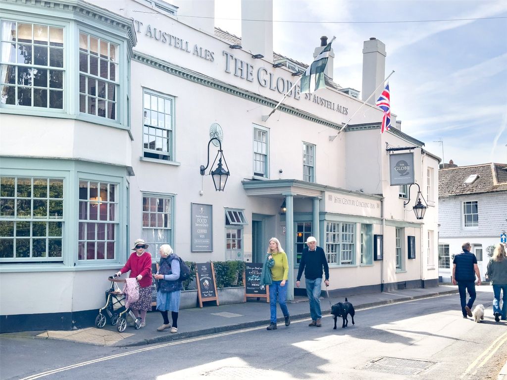 Property photo 3 of 4 Topsham High Street