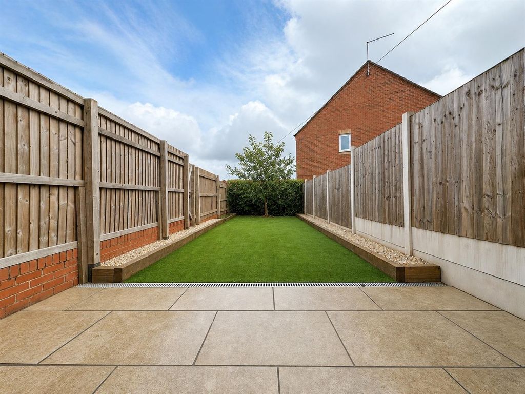 Property photo 2 of 15 17 Great Row Garden Jpg.Jpeg