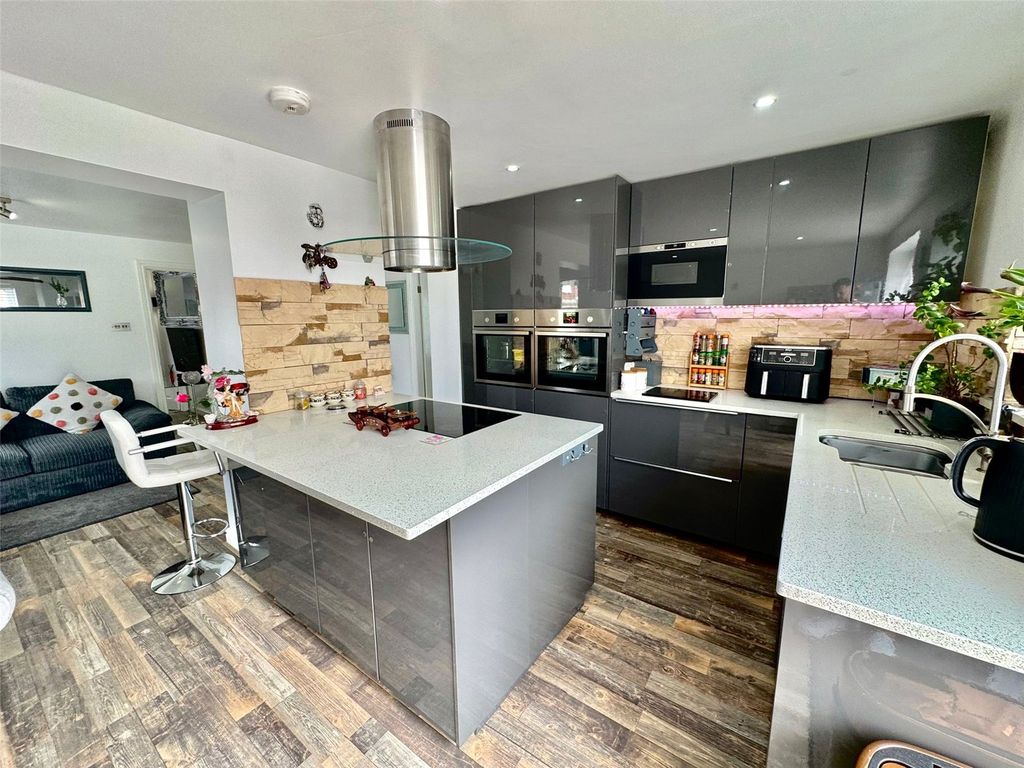 Property photo 3 of 21 Picture No. 21