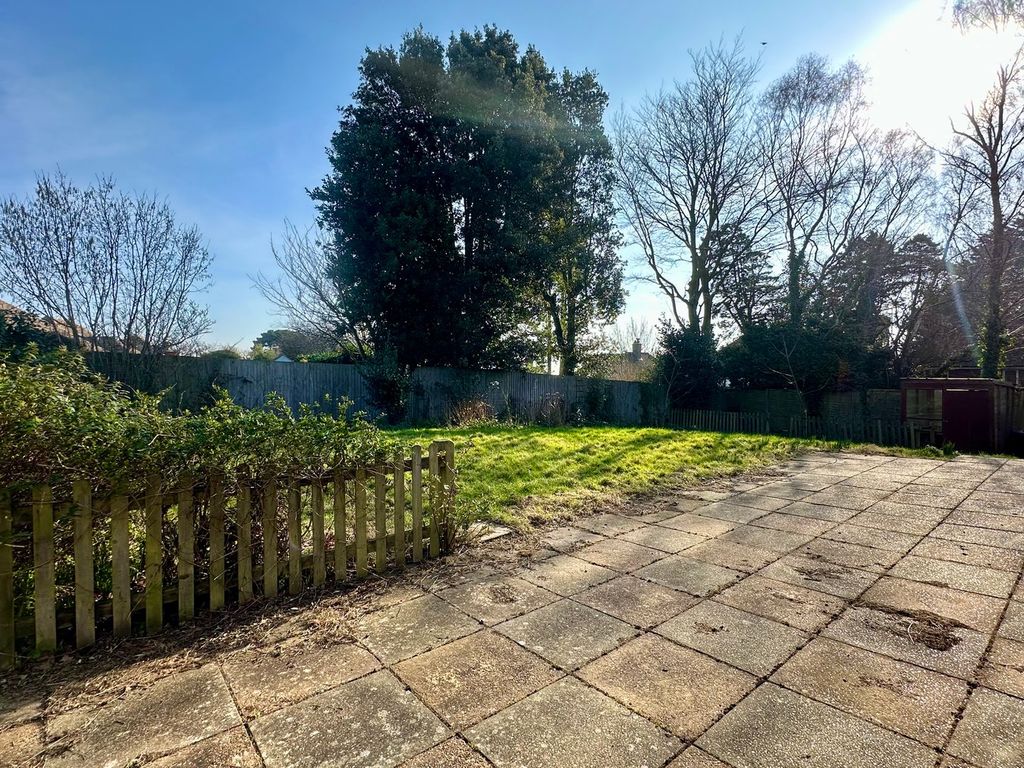 Property photo 2 of 20