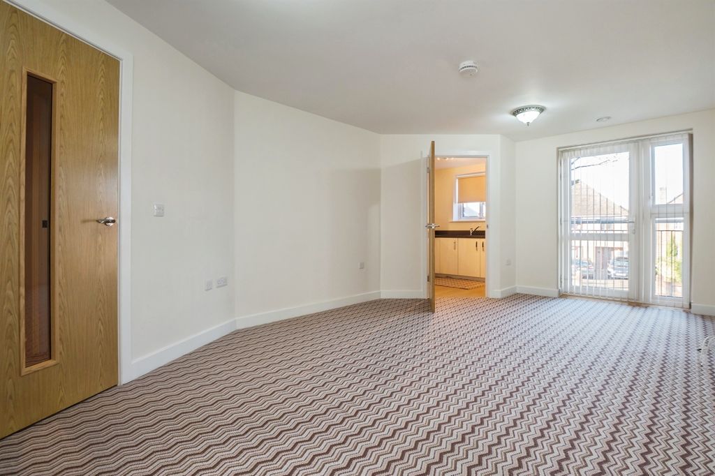 Property photo 2 of 13