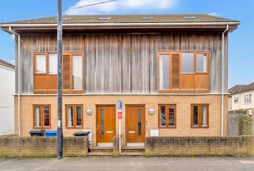 Property photo 1 of 26 216.Png