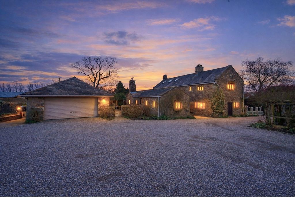 Property photo 1 of 45