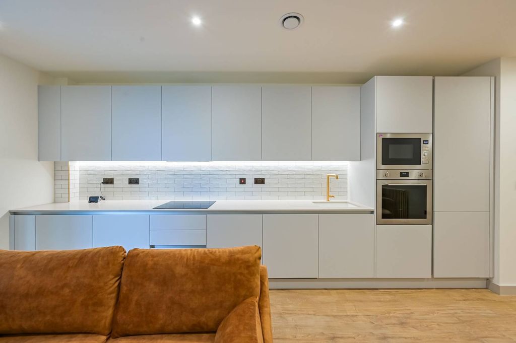 Property photo 2 of 38