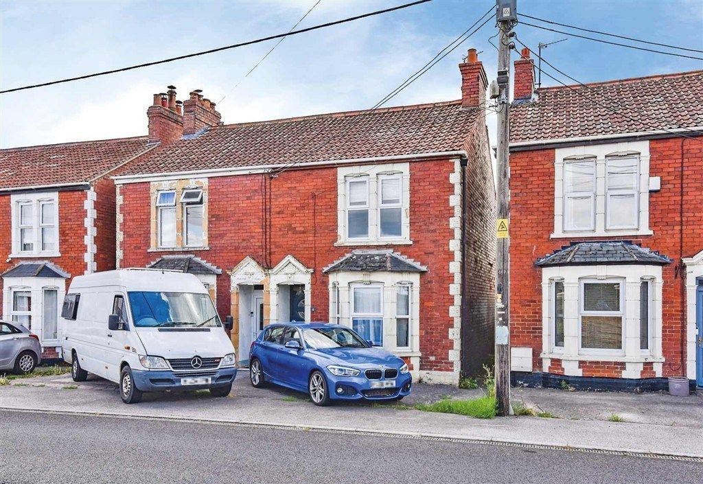 Property photo 1 of 17
