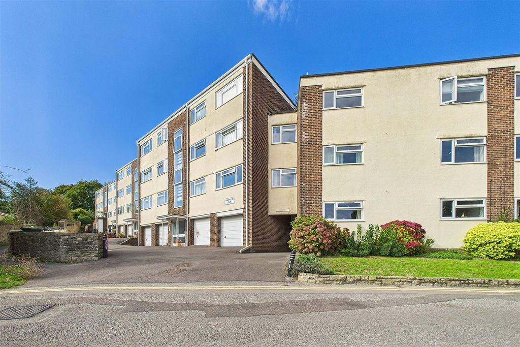 Property photo 2 of 14