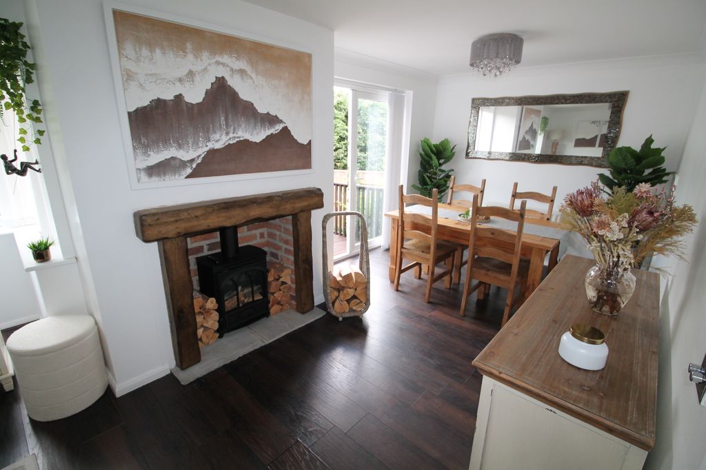 Property photo 3 of 24 Img_2322