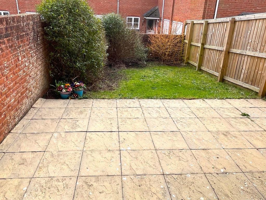 Property photo 3 of 23 Garden