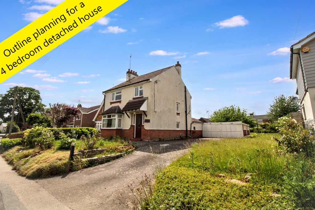 Property photo 1 of 36 13 Plantation Road, Boreham, Essex, CM3 3Ea