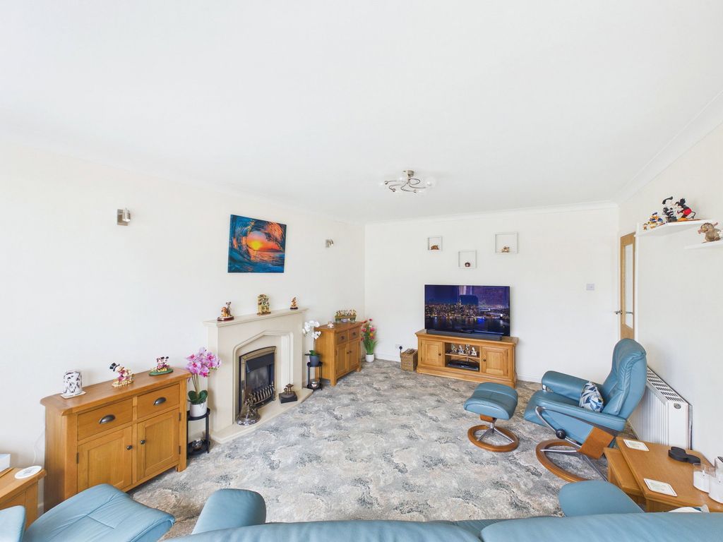 Property photo 2 of 23