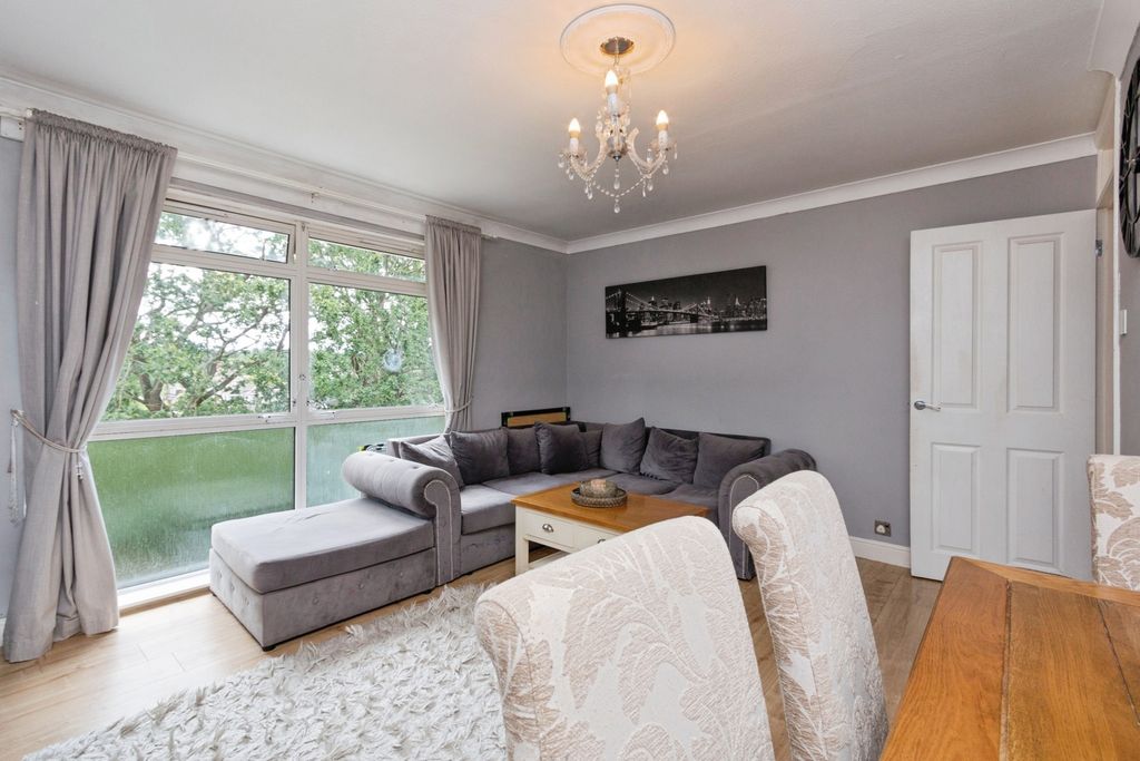 Property photo 3 of 16 Pbox-Img.Jpg