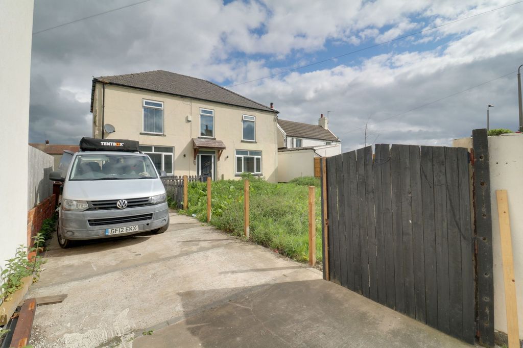 Property photo 2 of 14