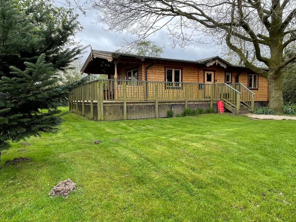 Property photo 1 of 11 Exterior
