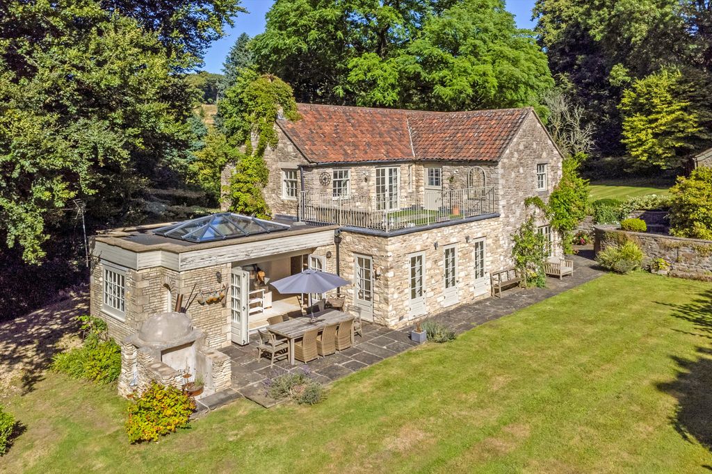 Property photo 1 of 32 Image