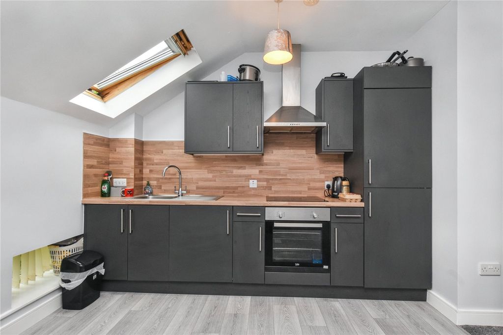 Property photo 3 of 9 Picture No. 10