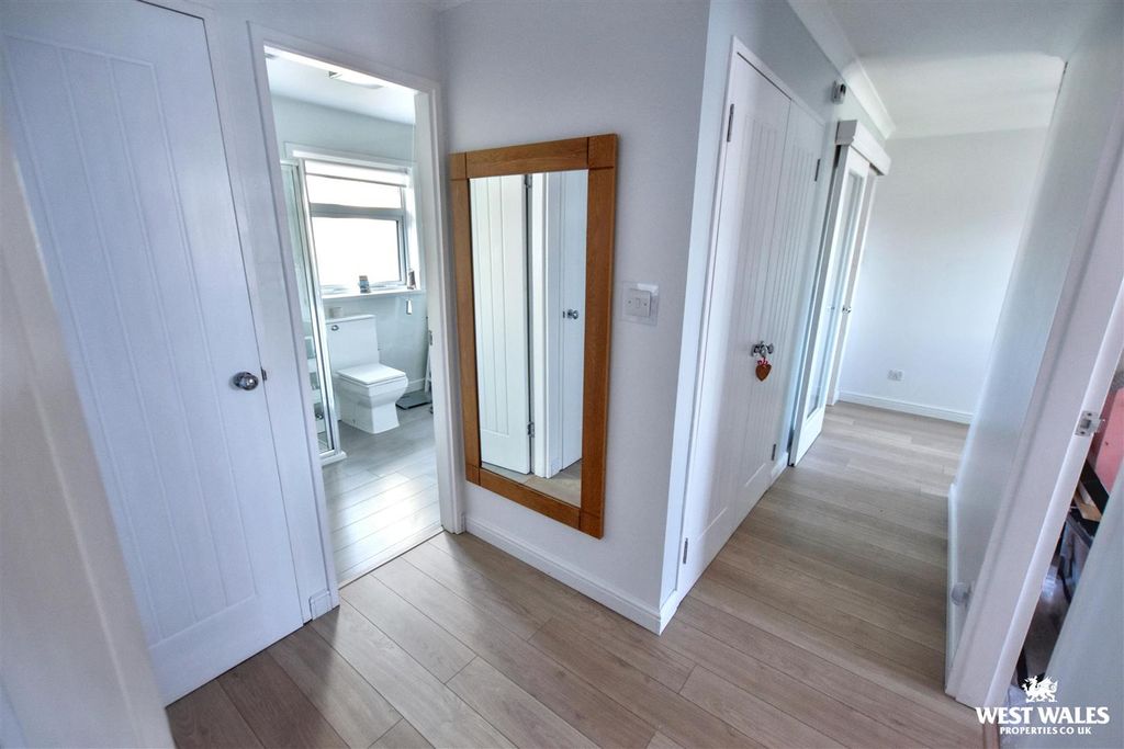 Additional image 10 of 3 bed detached bungalow for saleGateholm Avenue, Milford Haven SA73