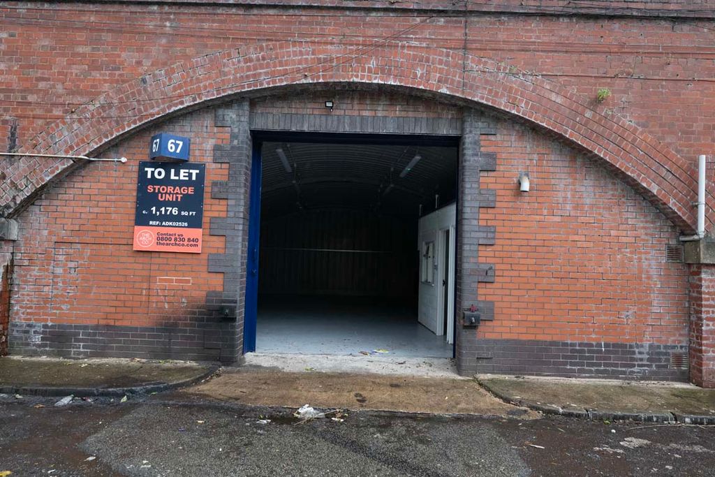 Property photo 3 of 5 The Front Of An Arch.