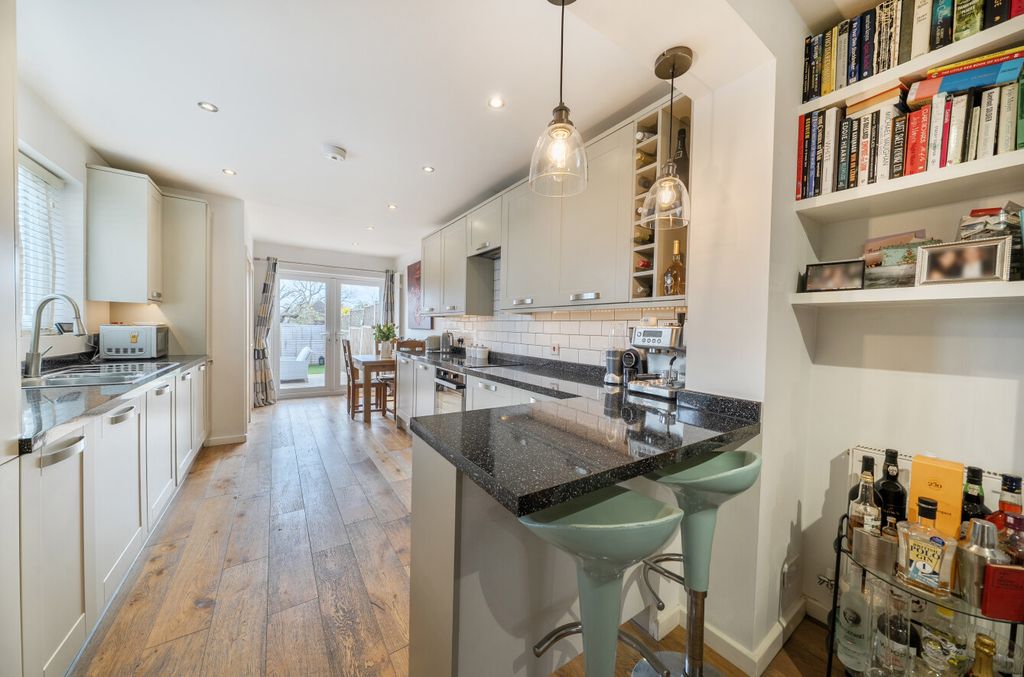 Property photo 2 of 17 1442348-13-69Dce5...