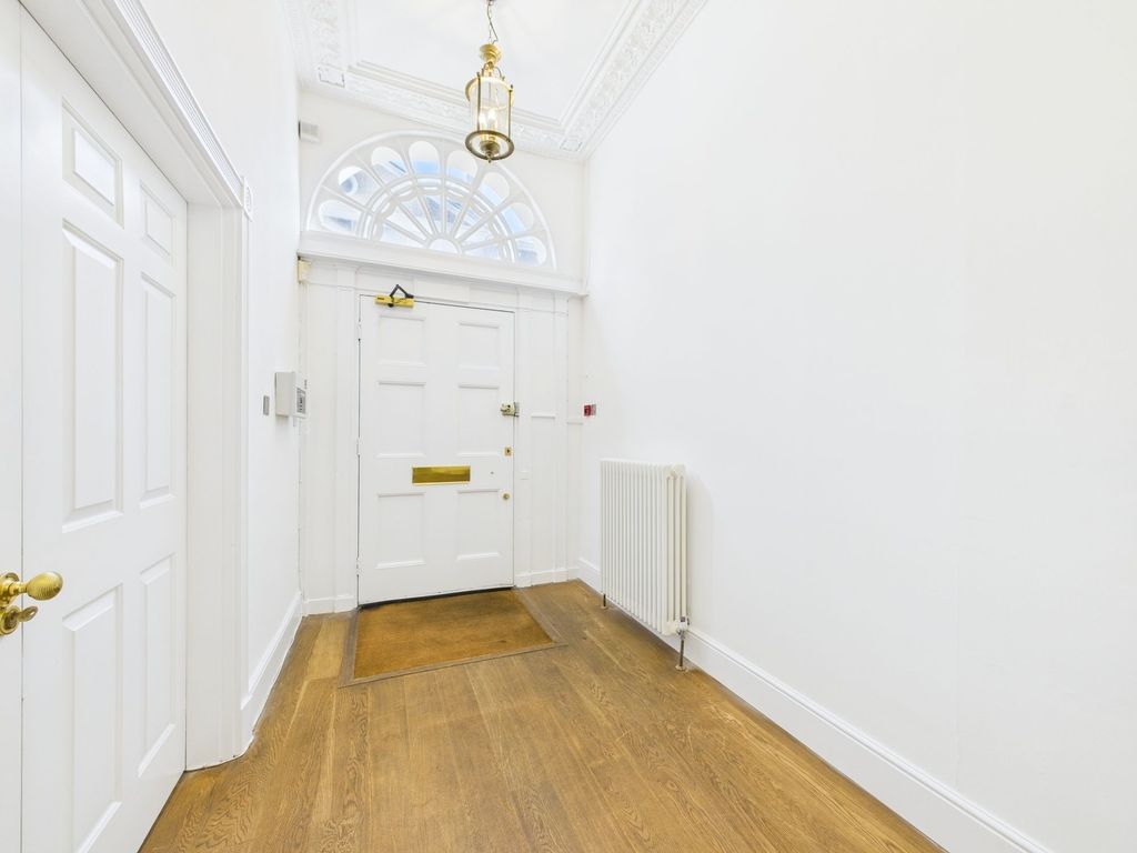 Property photo 2 of 34
