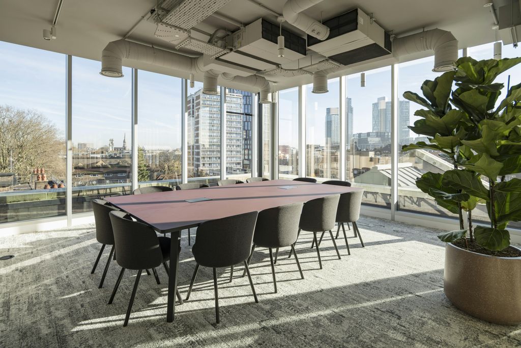 Property photo 2 of 16 4th Floor