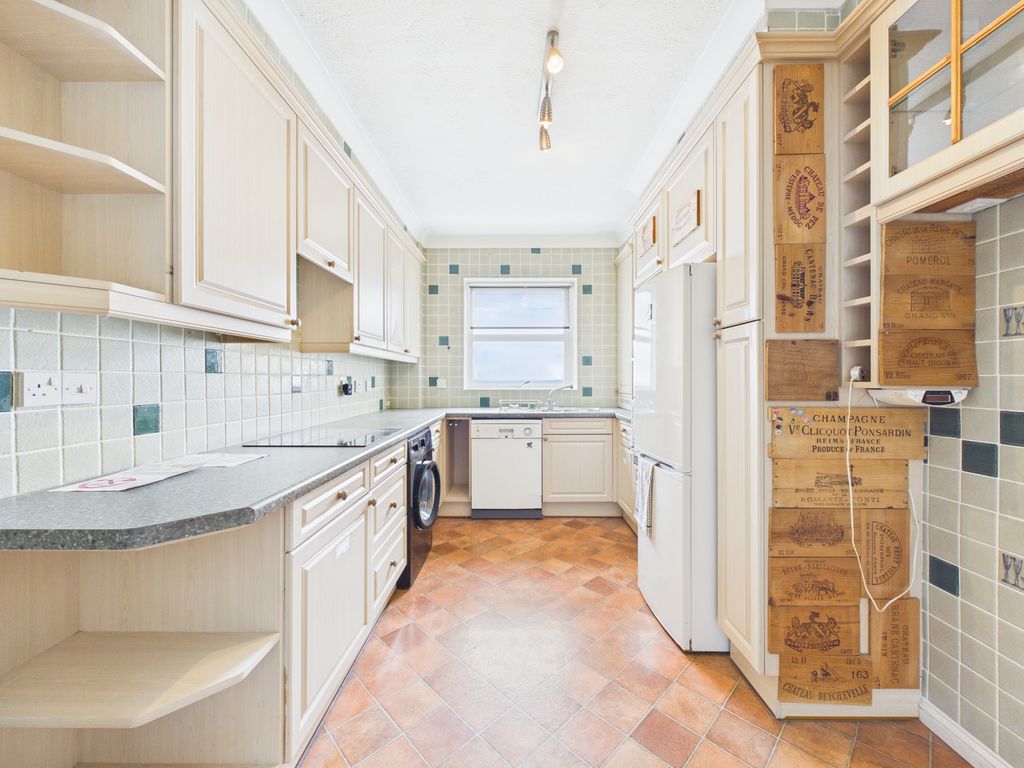 Additional image 3 of 3 bed penthouse to rentWest Parade, Worthing BN11