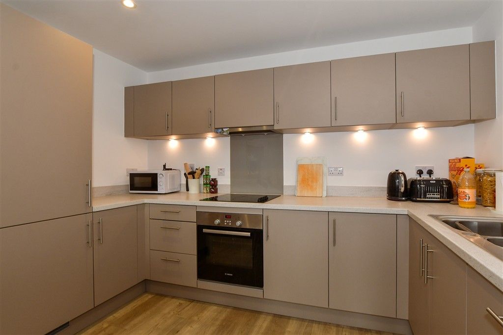 Property photo 2 of 10 Lounge/Kitchen