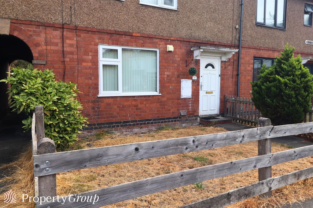 Property photo 1 of 9 29 Uxbridge Avenue .Png
