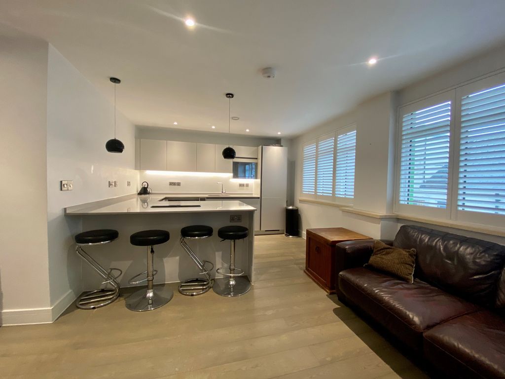 Property photo 3 of 8 Lounge/Diner