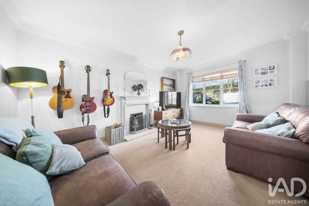 Property photo 3 of 36