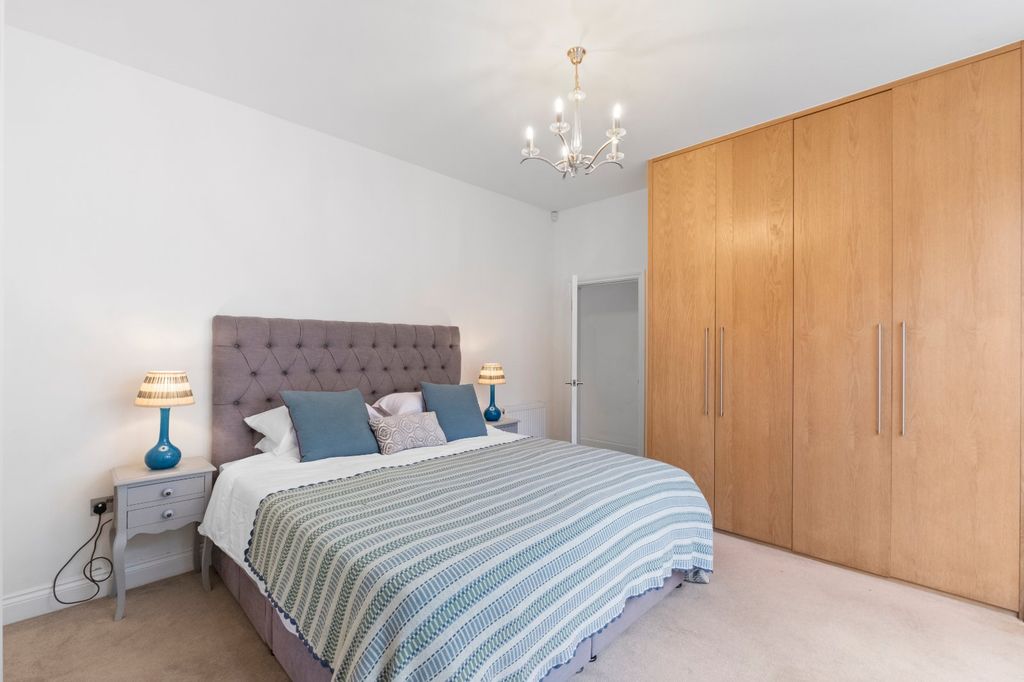 Property photo 3 of 6 Principal Bedroom