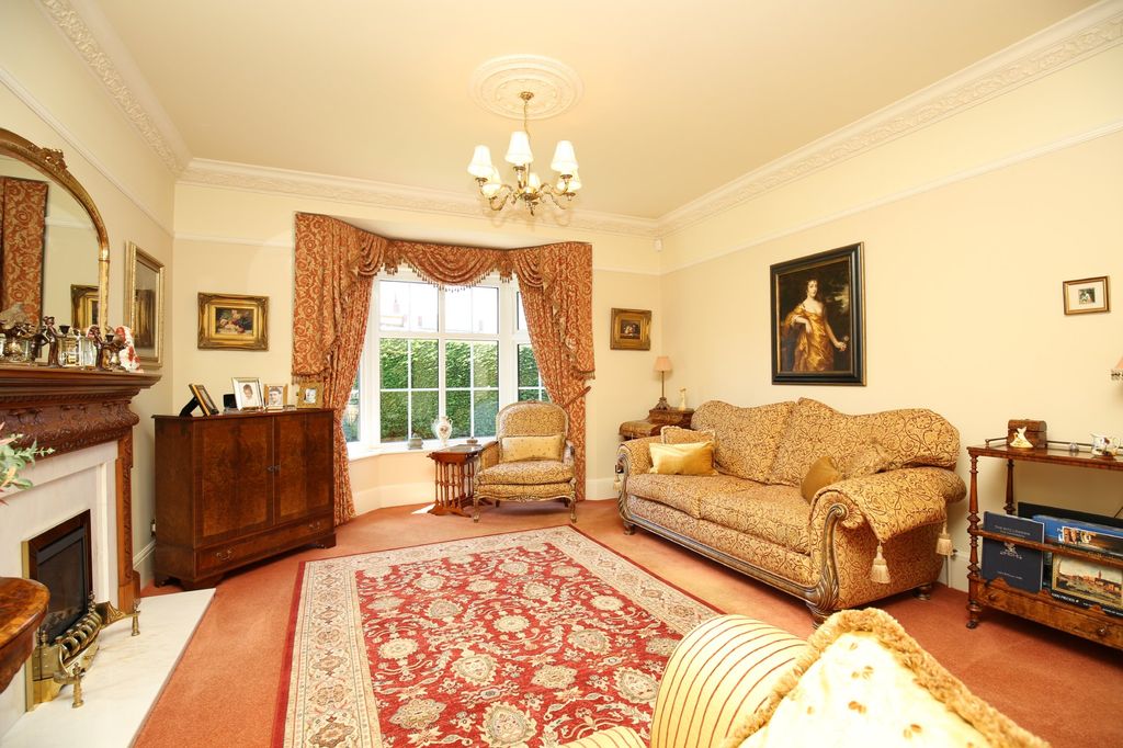 Property photo 3 of 32