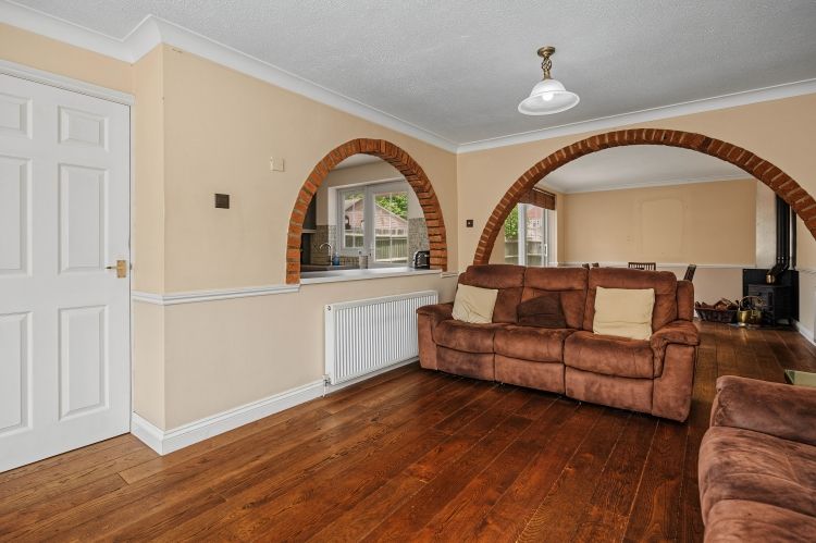 Property photo 2 of 12 333686