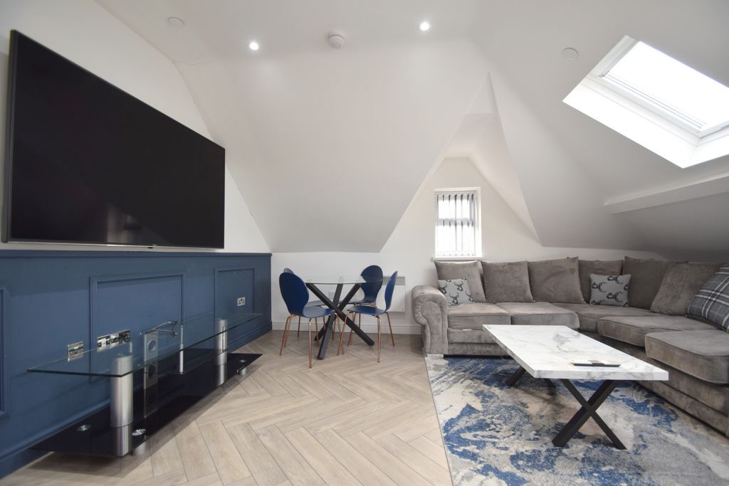 Property photo 1 of 13 Photo 11