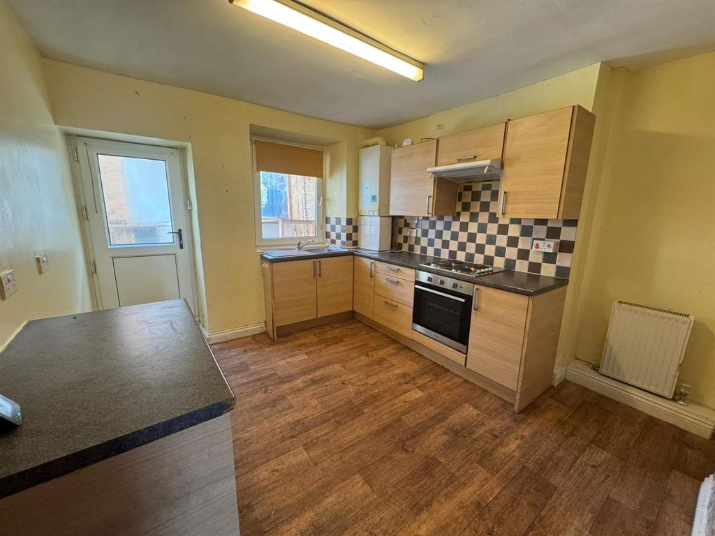 Property photo 3 of 8 Kitchen.Jpg