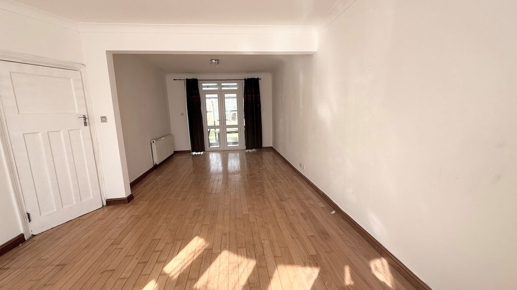 Property photo 3 of 12 Image