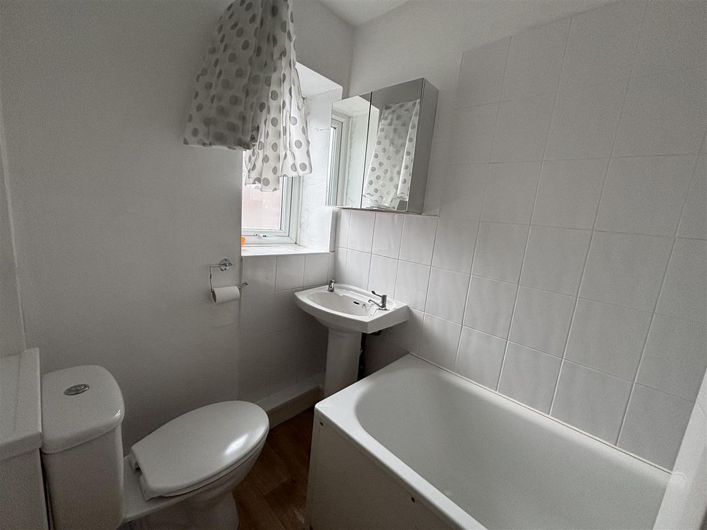Additional image 9 of 2 bed flat to rentWrexham Street, Mold CH7
