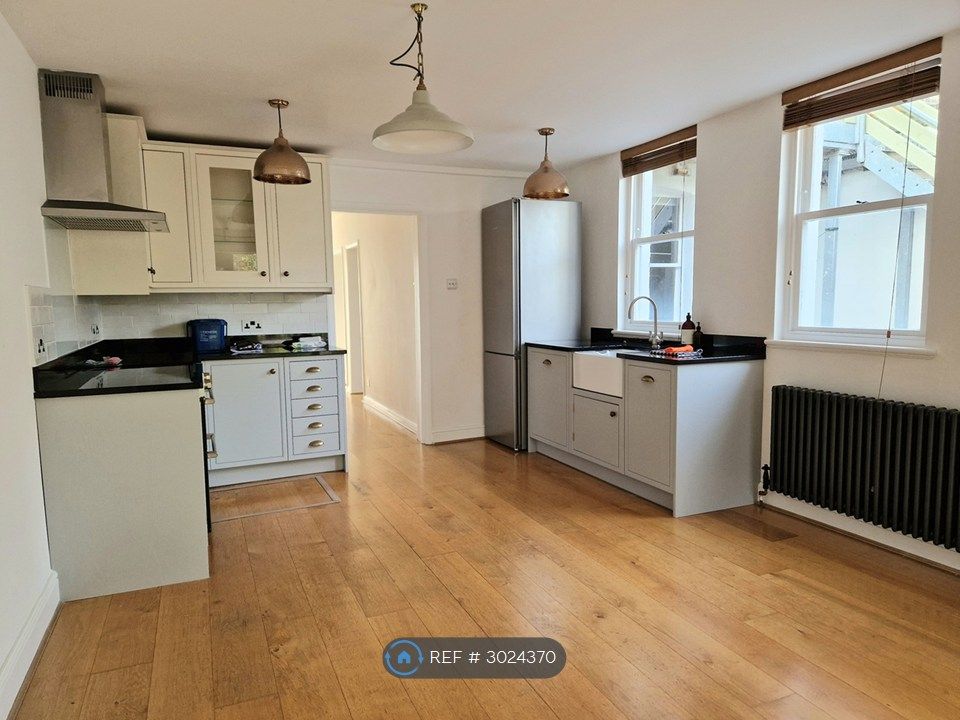 Property photo 3 of 9 Kitchen/Dining Room