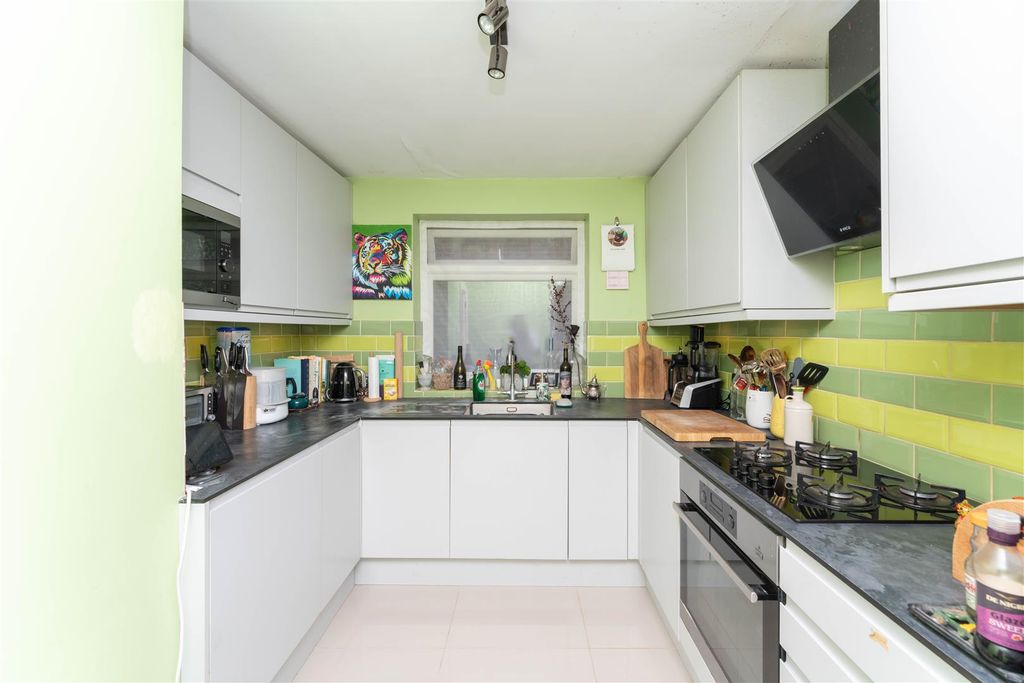 Property photo 2 of 14 26 Azalea Kitch 3.Jpg
