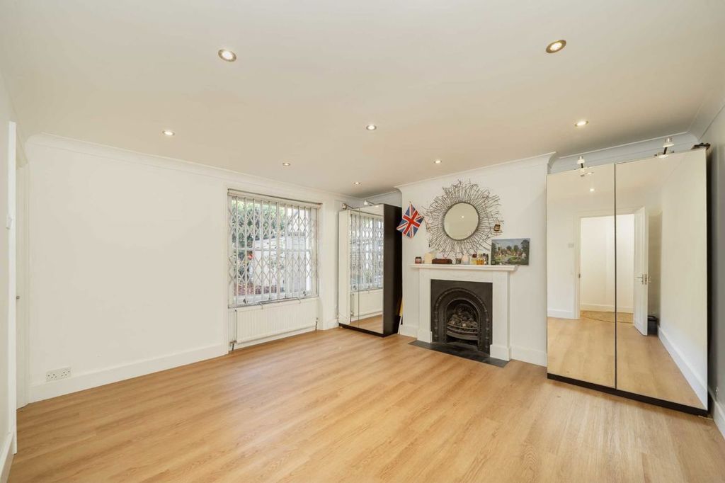 Property photo 2 of 5