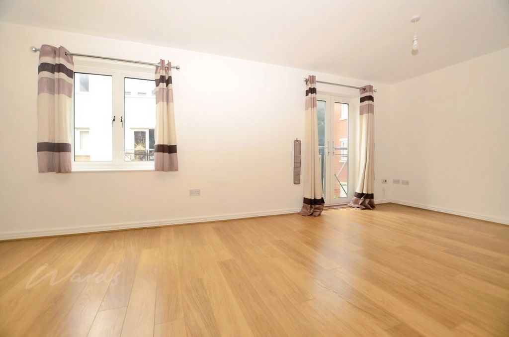 Property photo 3 of 11 29861F65-Lounge 202