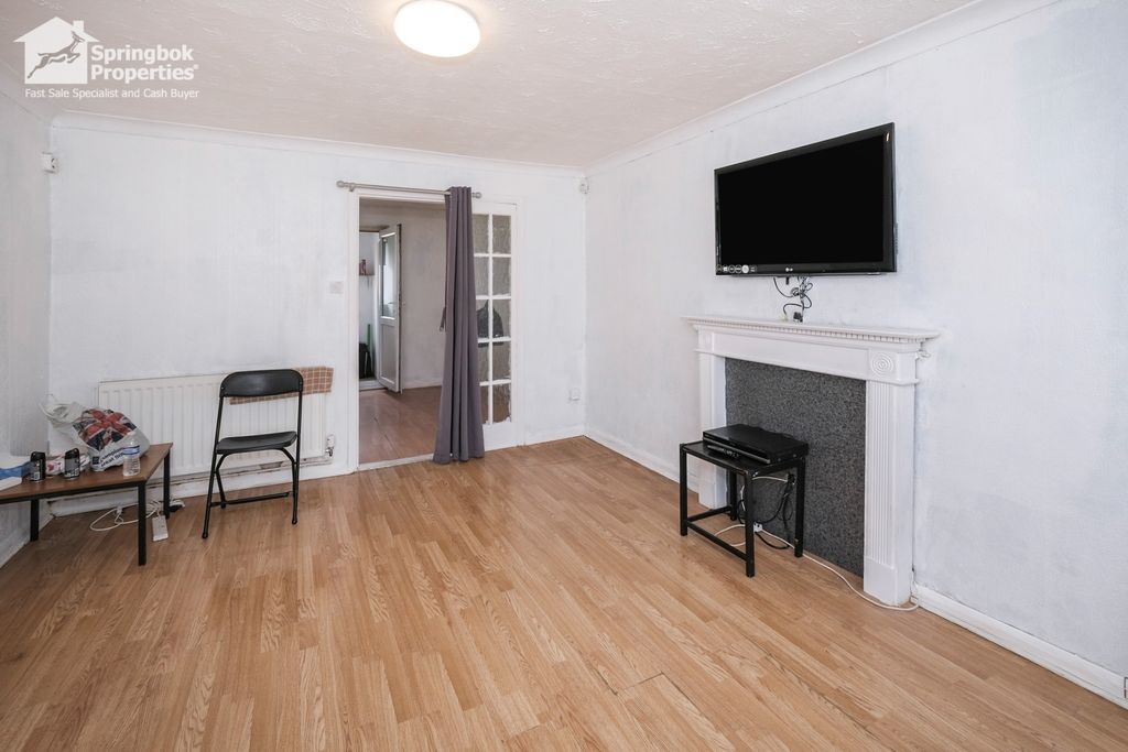 Property photo 2 of 19 1
