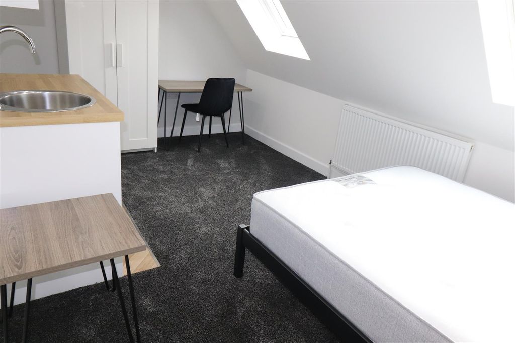 Property photo 1 of 7 78 Charter (56).Jpg