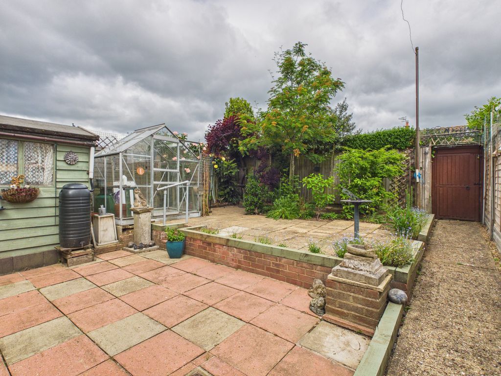 Property photo 2 of 12 Garden