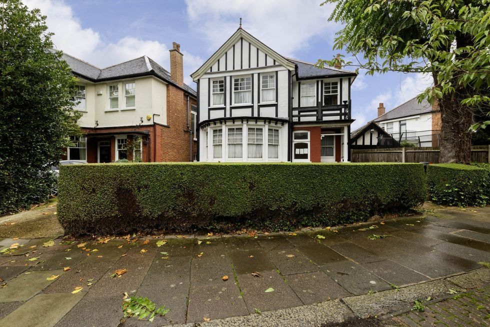 Property photo 1 of 9