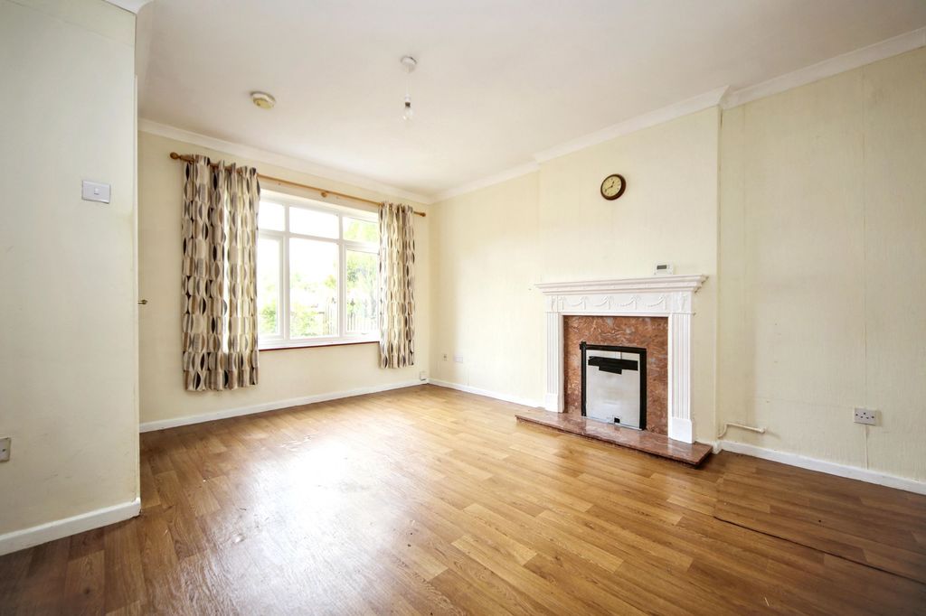 Property photo 2 of 22
