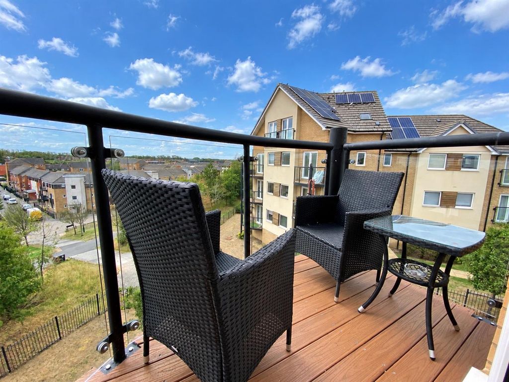 Property photo 1 of 15 Balcony